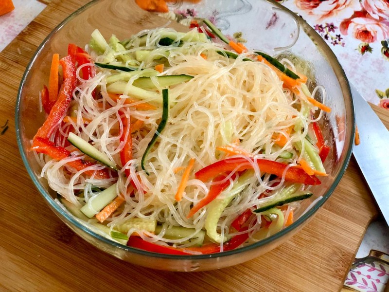 Salat фунчоза
