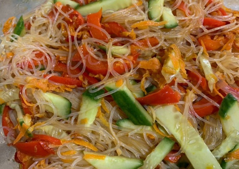 Фунчоза с шампиньонами и овощами