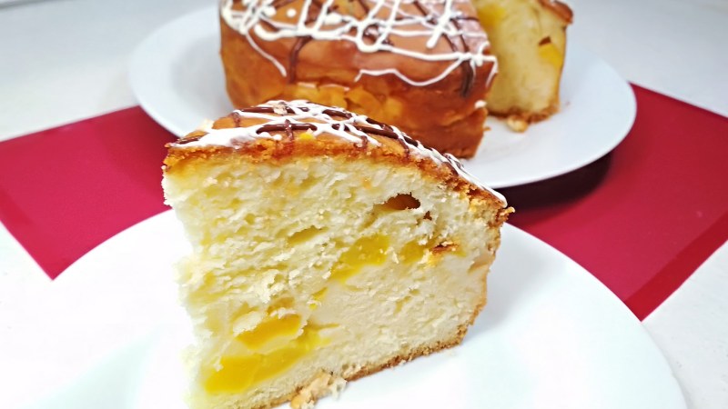 Пирог с персиками из банки