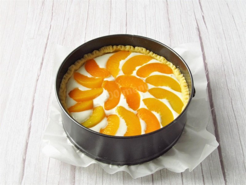 Синяя миска персиковый пирог
