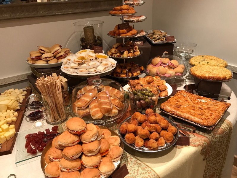 Блины с брусникой