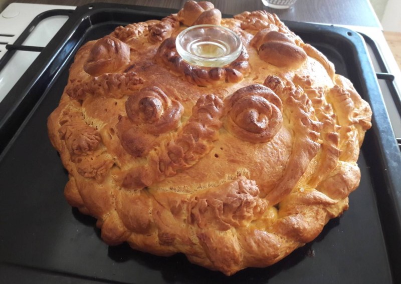 Домашняя выпечка каравай