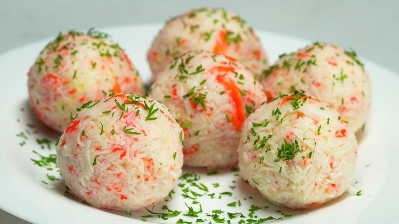 Шарики из крабовых палочек