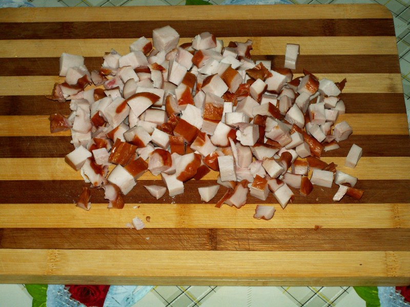 Курица нарезанная кусочками копченая