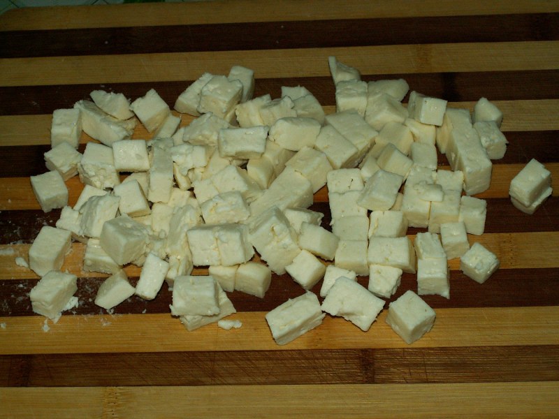 Брынза кубиками
