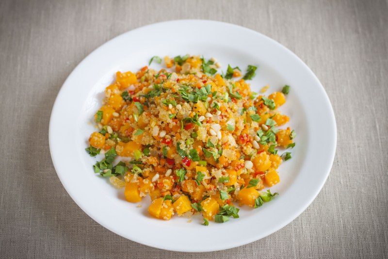 Рис с горохом кукурузой и морковью