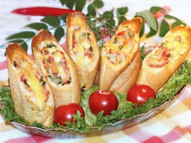Закуска со шпротами и огурцом