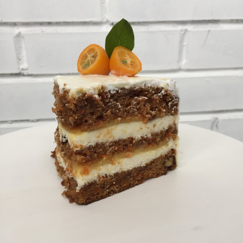 Морковный торт с апельсиновым курдом и кремом чиз