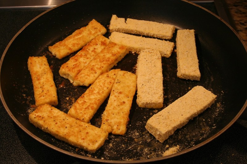 Сырные палочки на сковороде