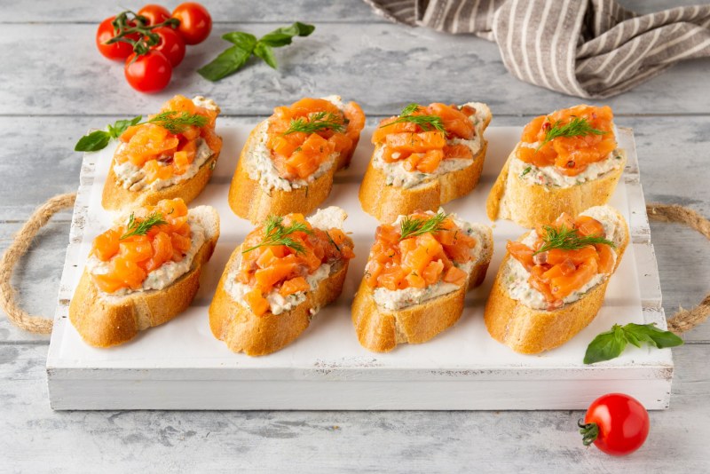 Кростини с крабом и сыром Креметте