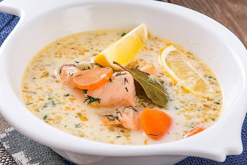 Уха по-фински со сливками из форели