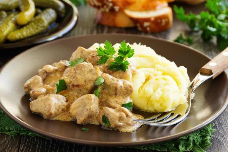 Тушеная курица со сладким перцем