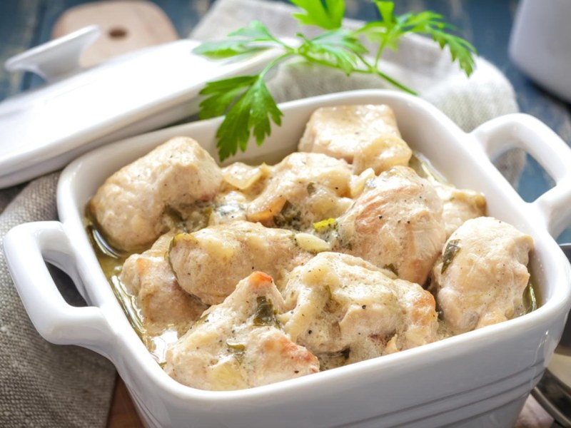 Пюре с курицей и подливкой