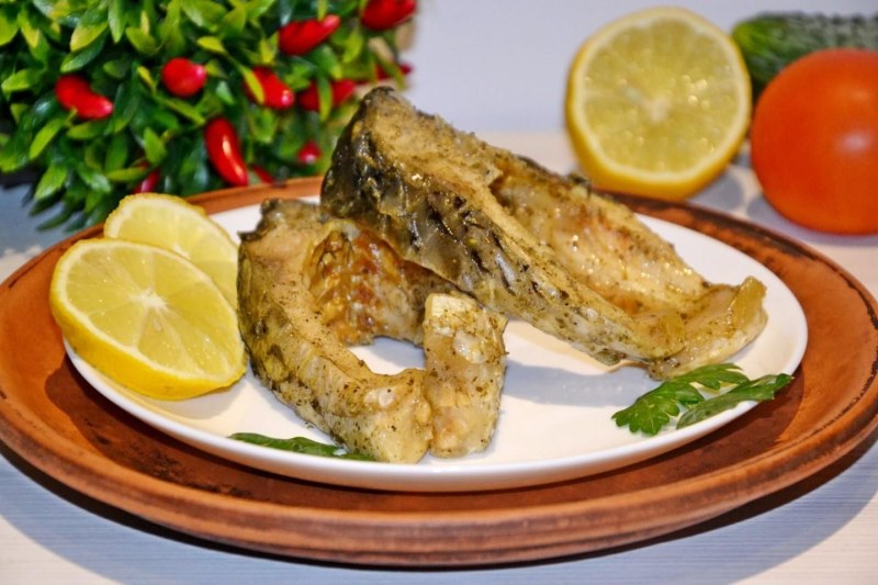 Морской окунь, запеченный в фольге