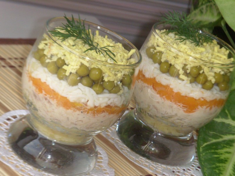 Мимоза с копченой скумбрией