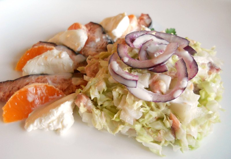 Салат с рисом и консервой