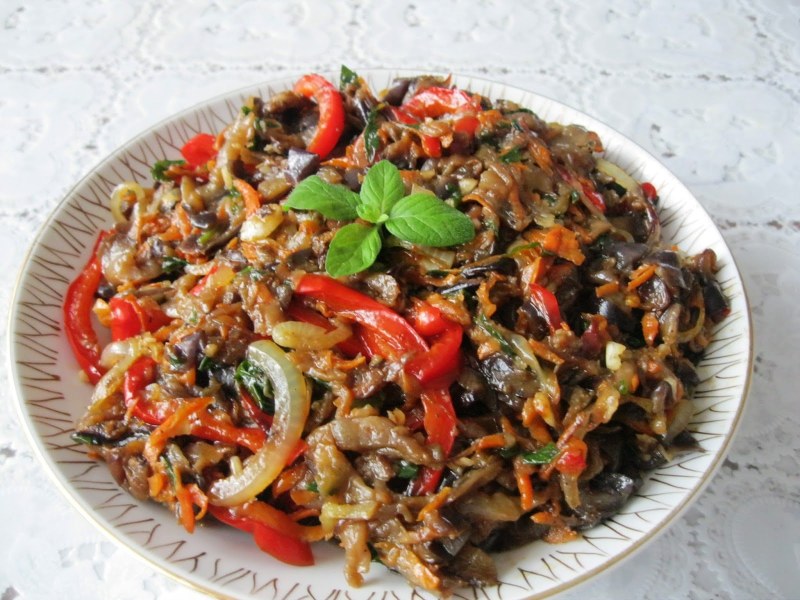 Морковча с баклажанами по корейски