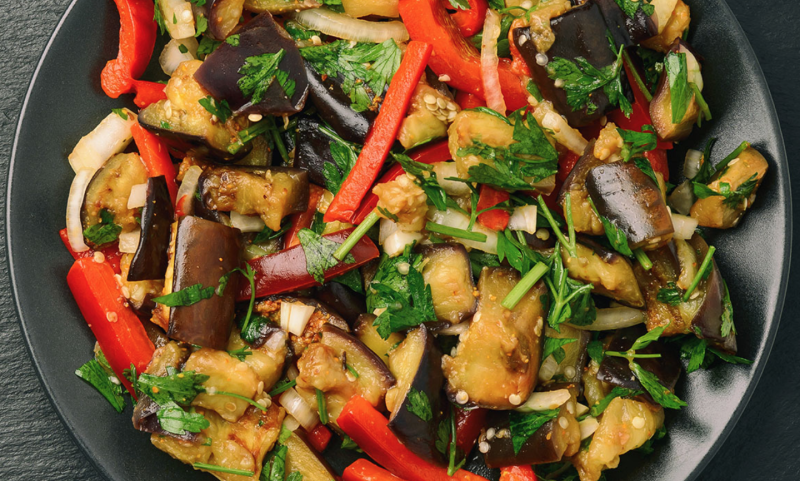 Баклажаны с корейской морковкой и грибами