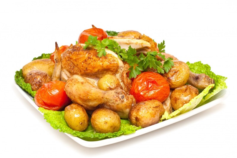 Казан кебаб в казане на костре из курицы