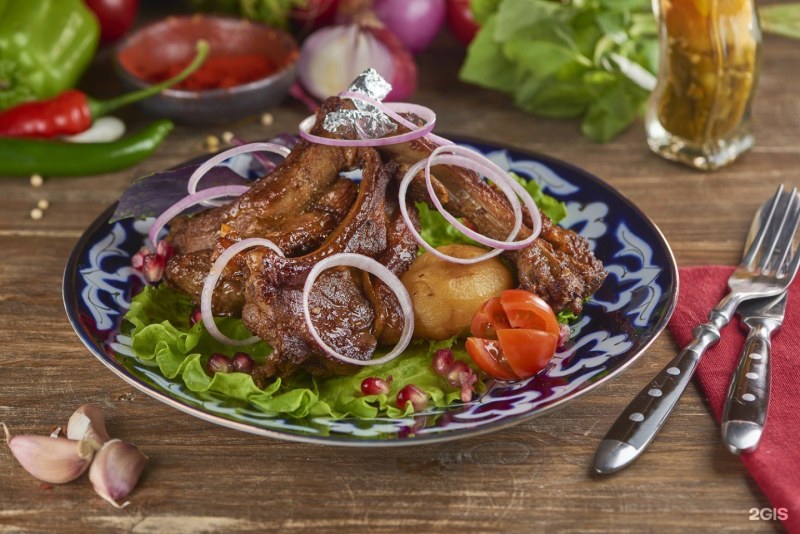 Мясо тушеное с айвой