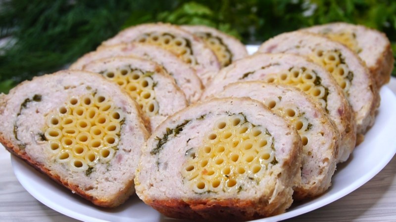 Рулет с макаронами