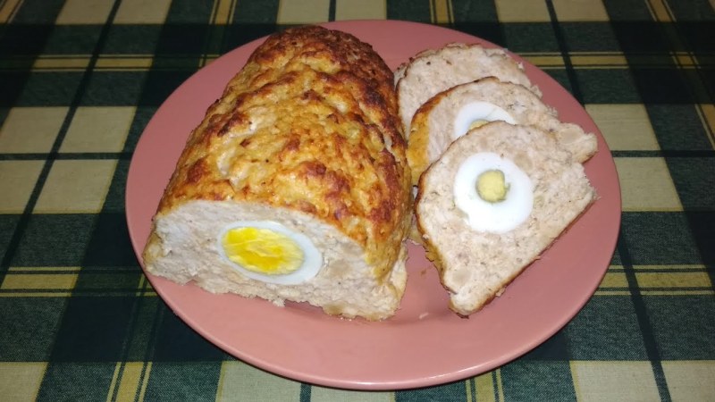 Мясной рулет из фарша