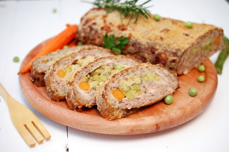 Мясной рулет