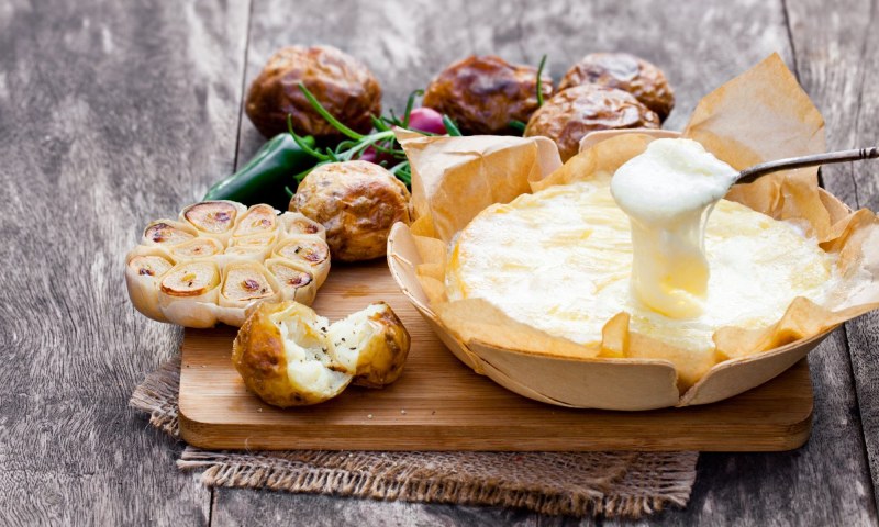 Картофель с камамбером