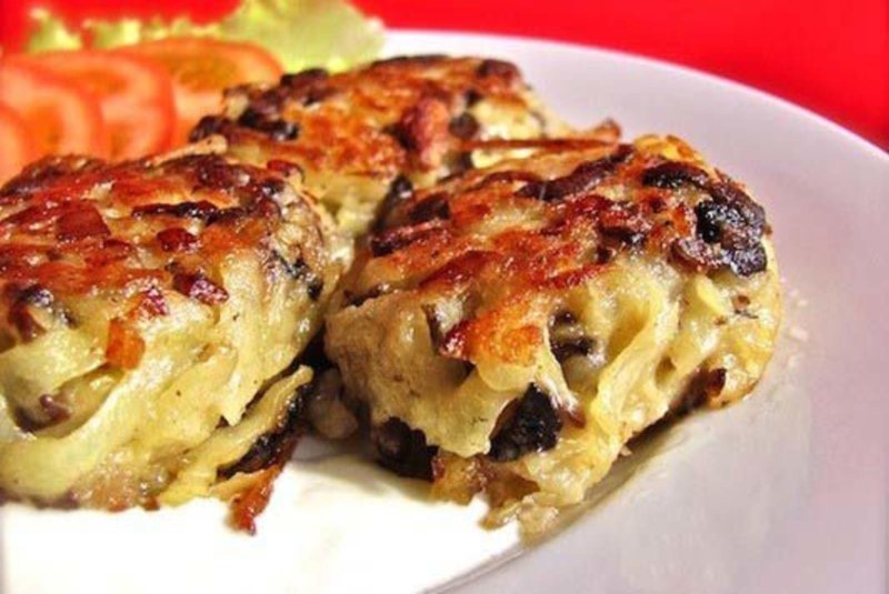 Драники картофельные на тарелке