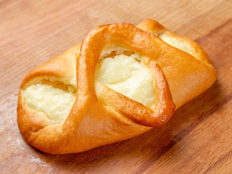 Ватрушки , слойки