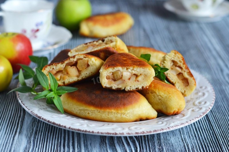 Пирожки с яблоками