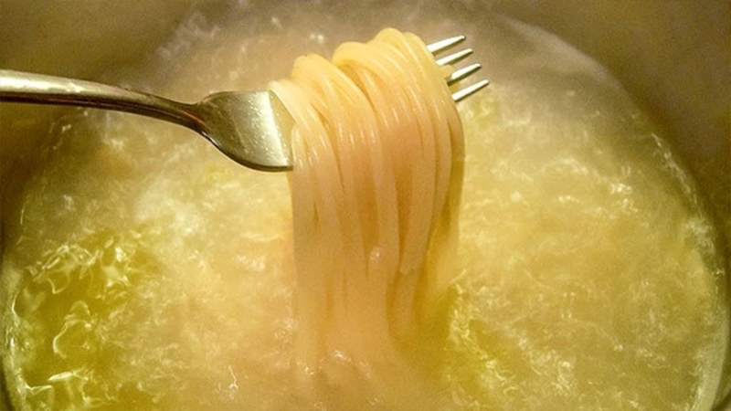 Макароны в кастрюле