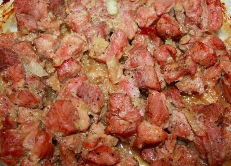 Мясо кусочками в духовке