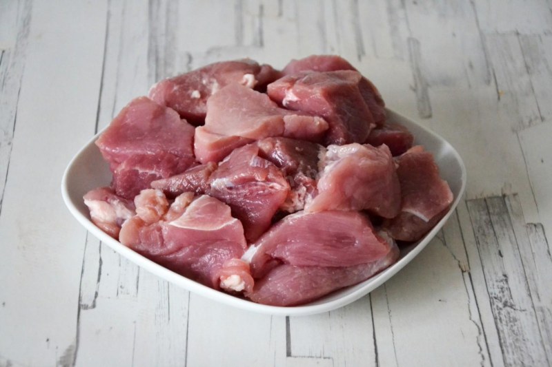 Свинина порезанная кусочками