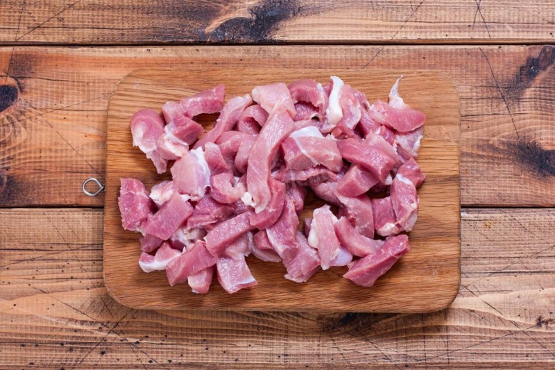 Свинина нарезанная кусочками