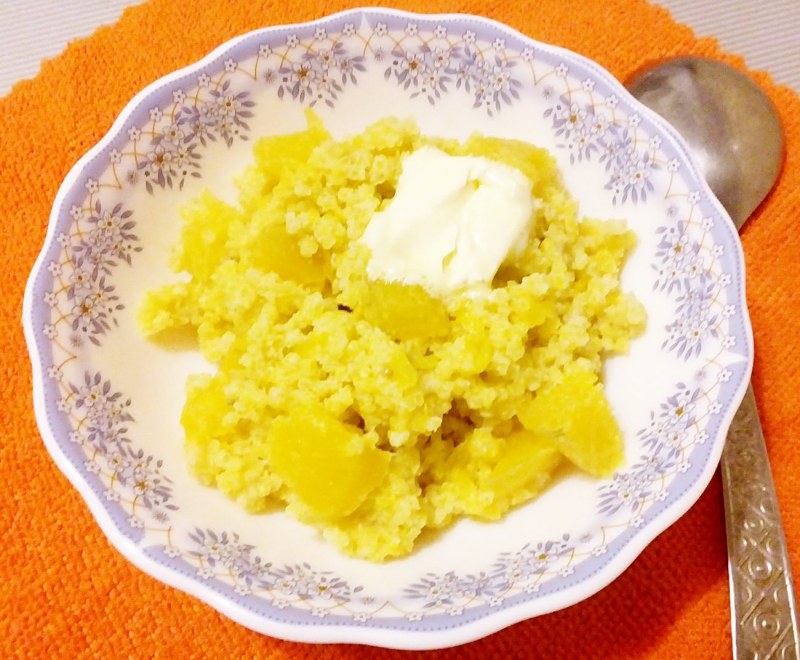 Тарелка каши с маслом