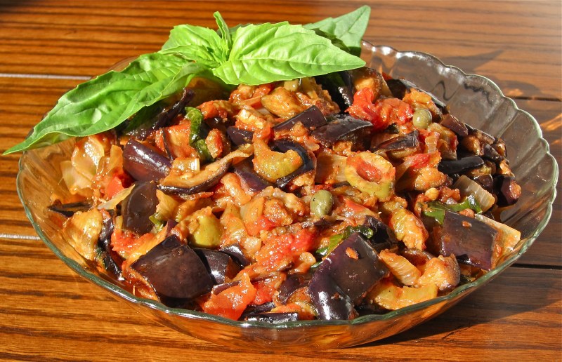 Овощное рагу с кабачками и баклажанами