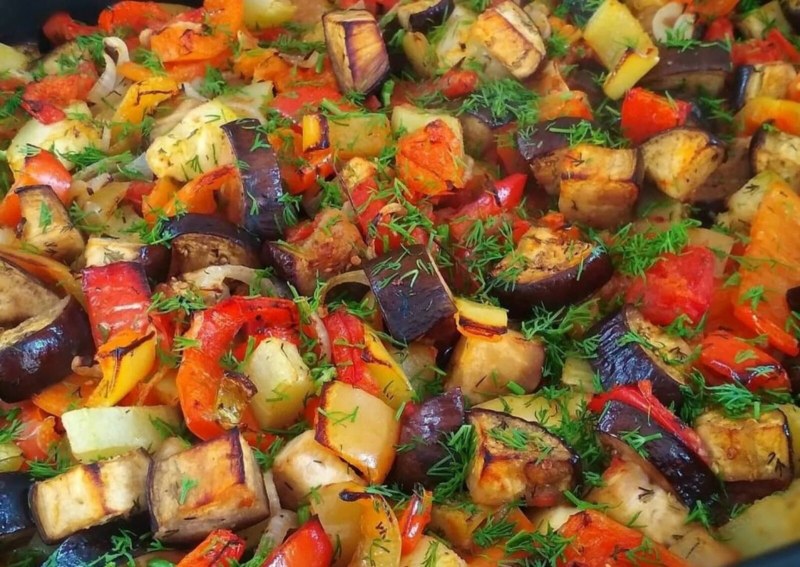 Овощное рагу с кабачками и баклажанами