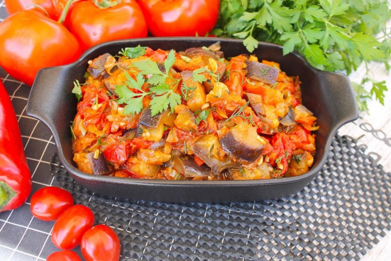 Рагу из баклажанов с овощами