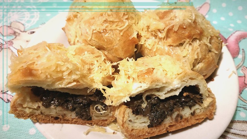 Булочки с мясной начинкой