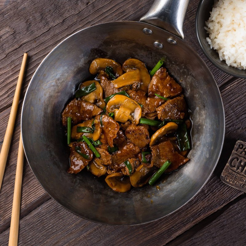 Говядина в устричном соусе с овощами китайская кухня