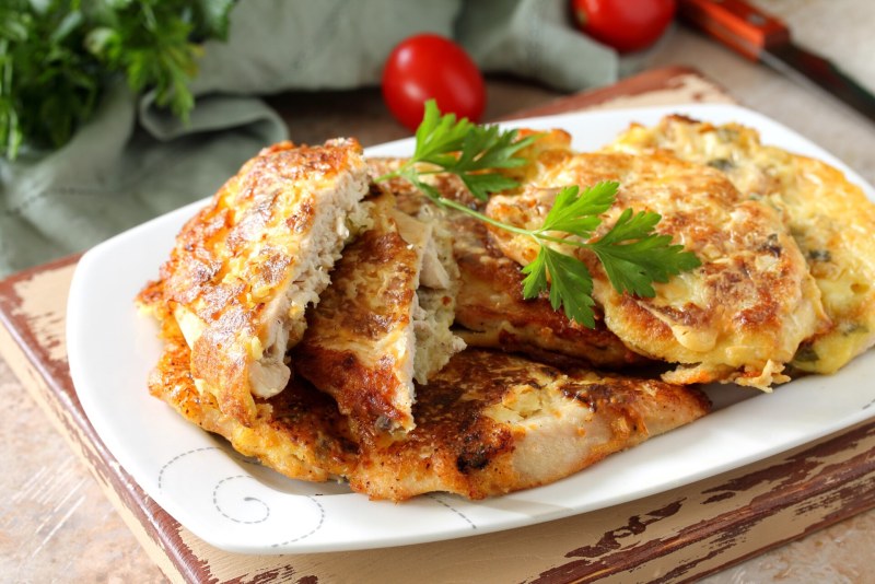 Вкусные отбивные из свинины на сковороде в кляре