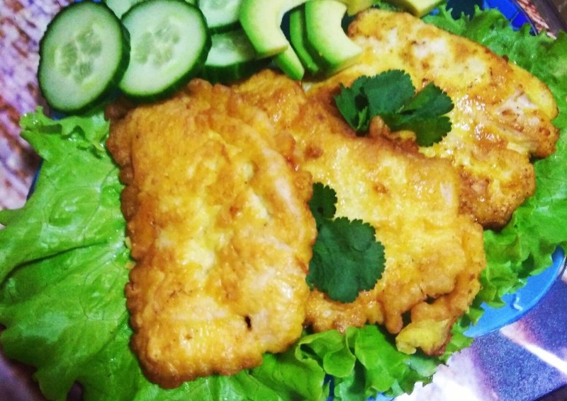 Куриное филе в кляре на сковороде